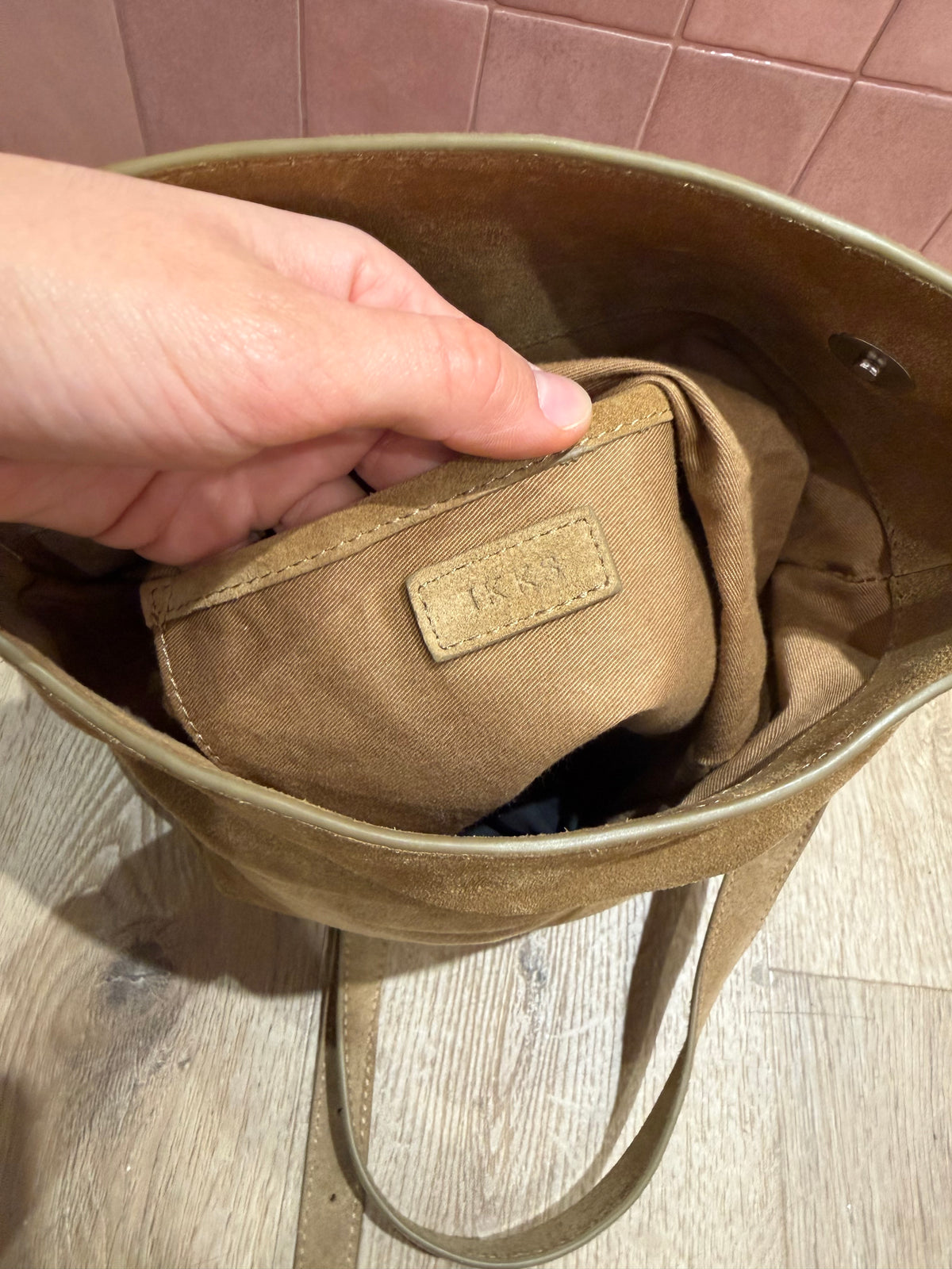 Sac bandoulière en daim beige ikks 23/10