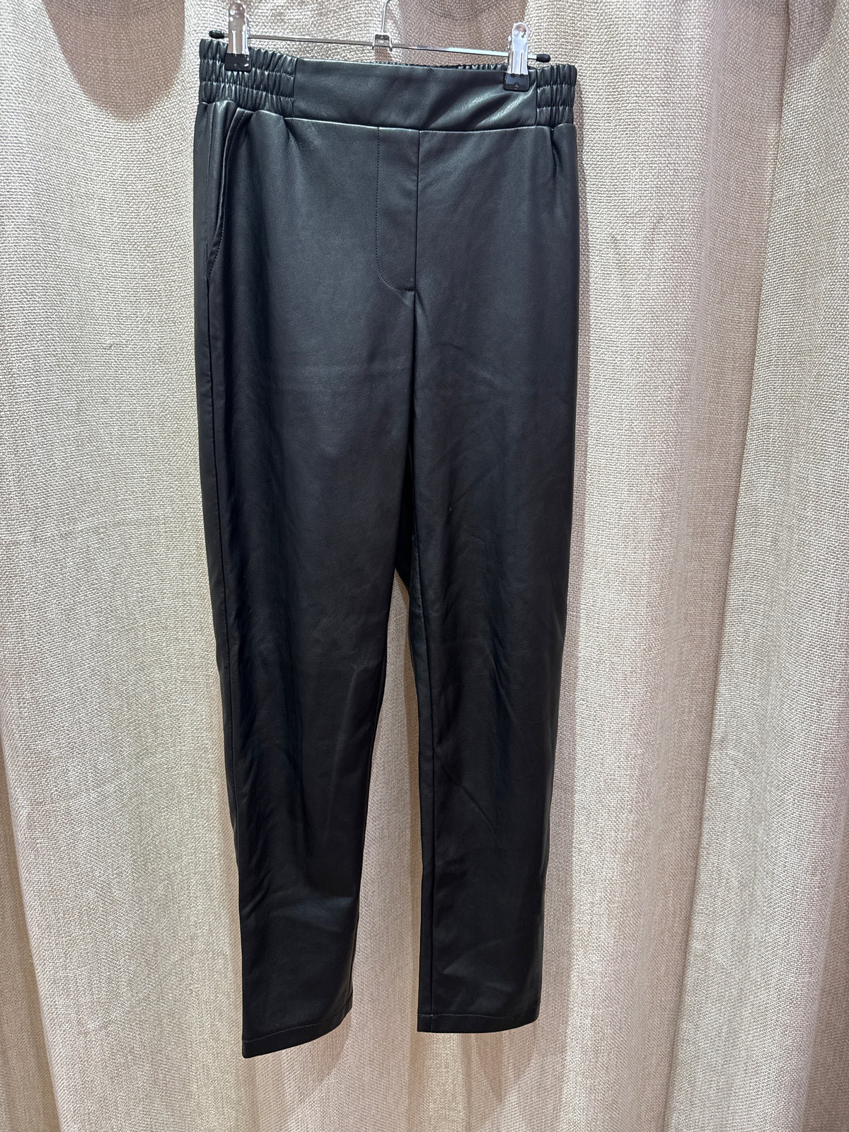Pantalon noir simili Vila T.34