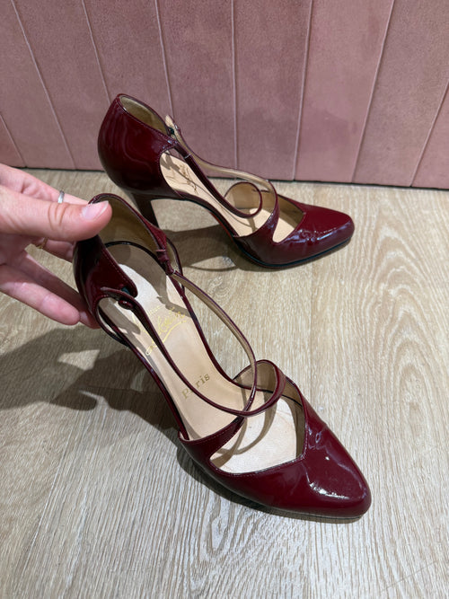 Louboutin rouge T.39.5 chaussures 02/06