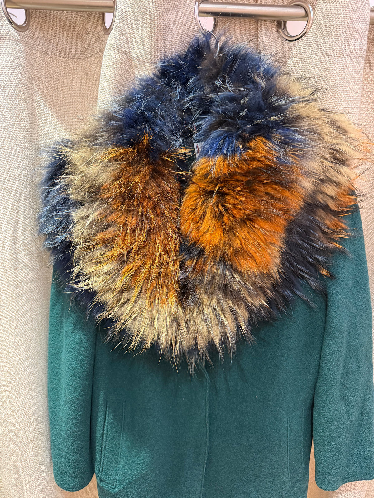Grand col marron et bleu en raton laveur T.U 24/10