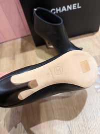 Bottines noires bout rond Chanel - T.38 07/10
