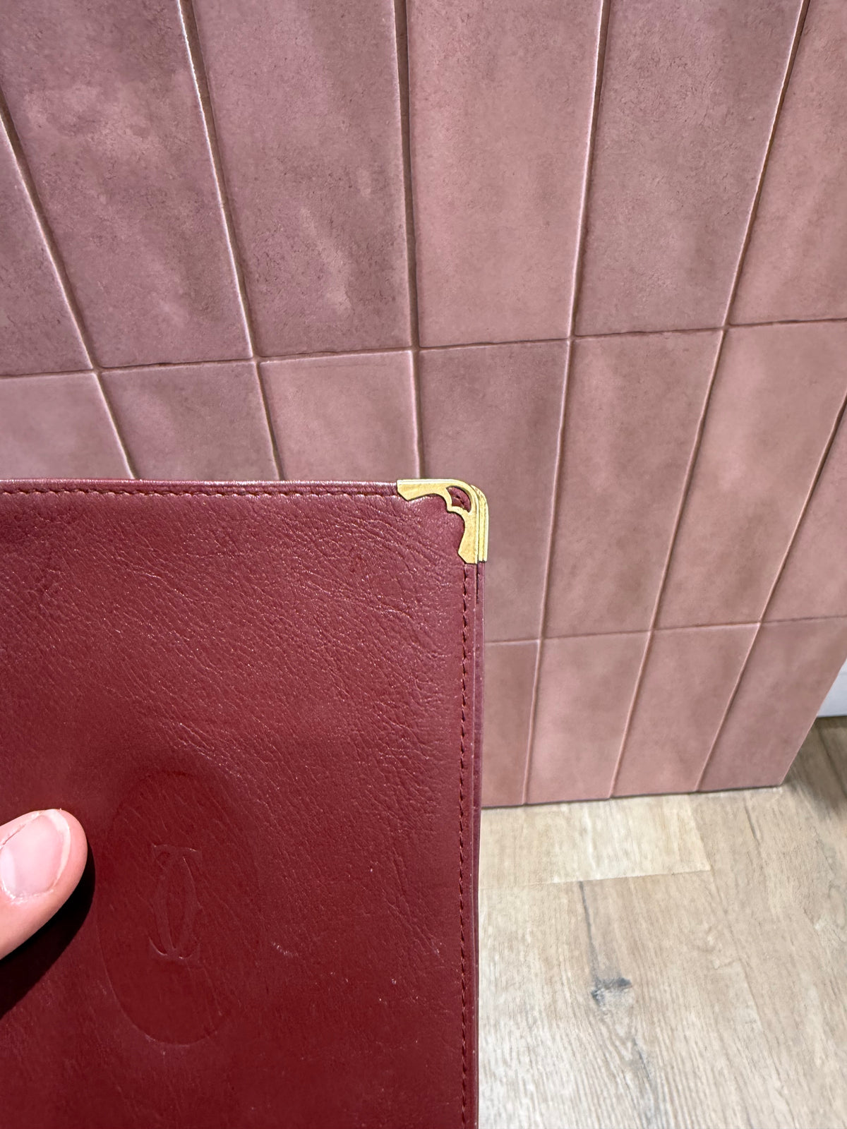 Pocehtte en cuir cartier