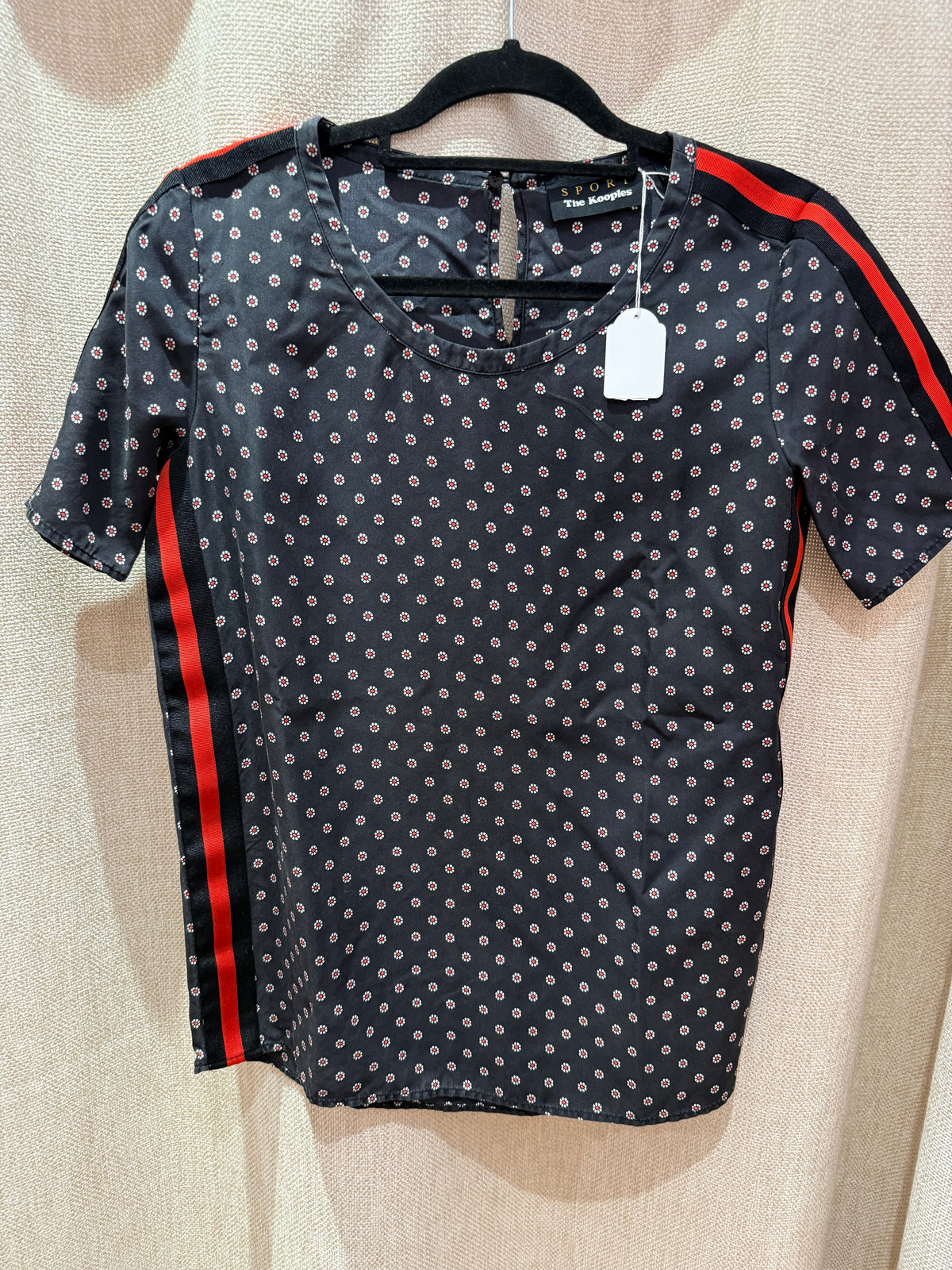 T-shirt noir et rouge The Kooples T.S