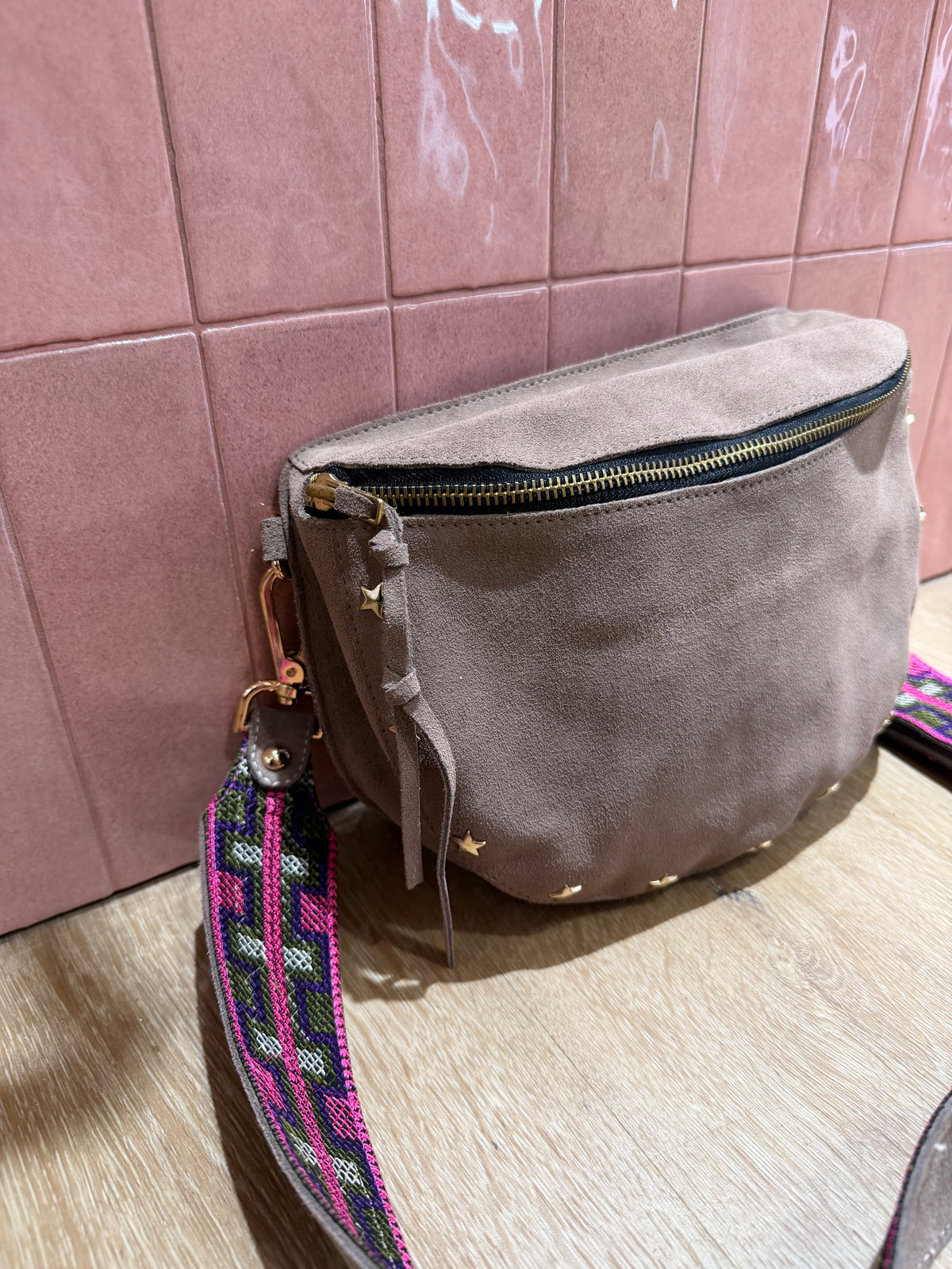 Sac taupe en daim Isabelle Farrugia 16/10