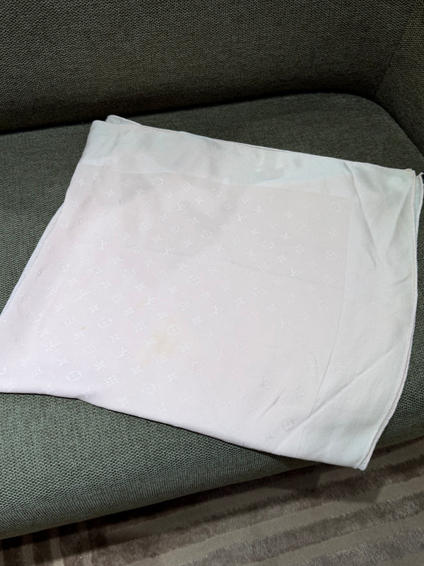 Foulard rose en soie Louis Vuitton - 90x 90 cm 29/09