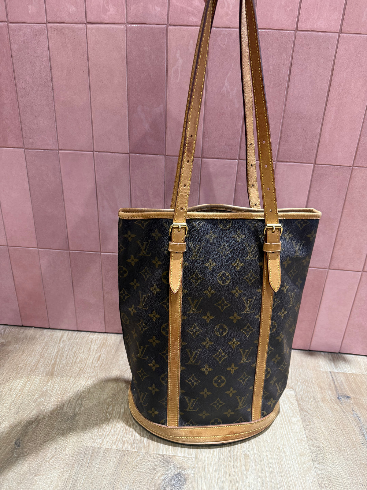 Louis Vuitton bucket sac