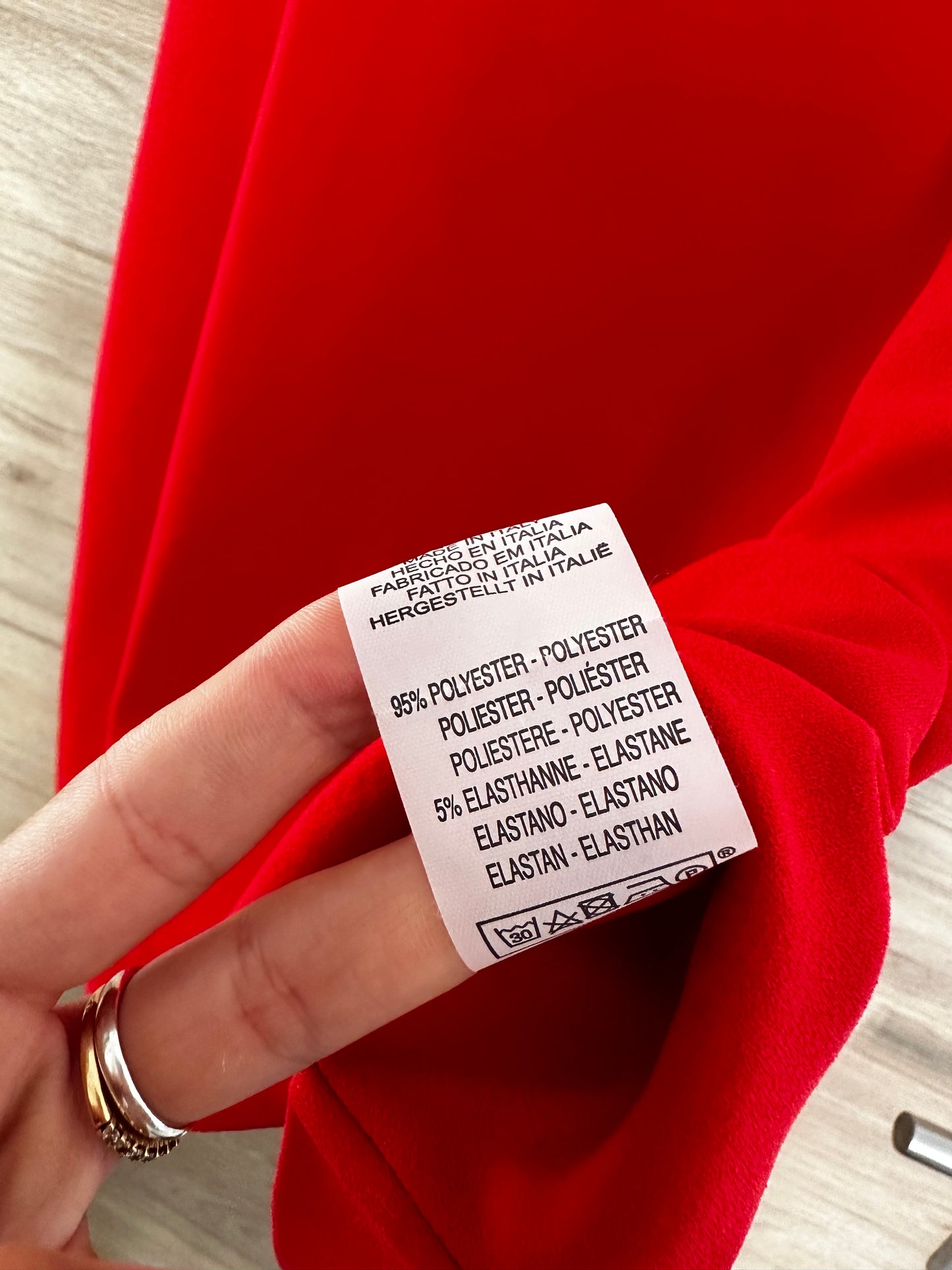 Robe rouge la fée maraboutée T.44