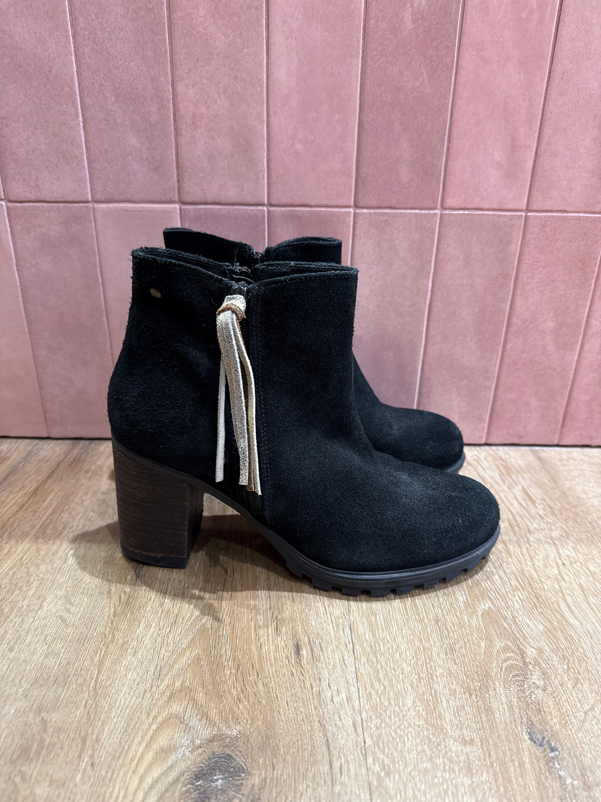 Bottines noires cuir talons marron Modsix - T.39