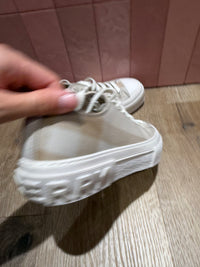 Baskets beige Burberry T.37 1/2 28/08