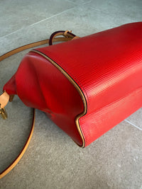 Louis Vuitton cuir Épi rouge doc MM