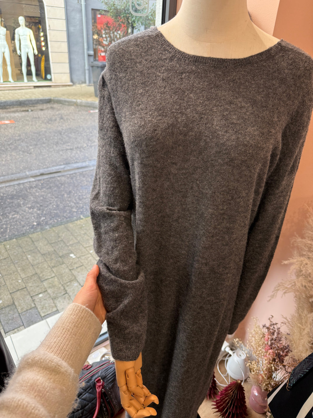 Robe longue en laine pomandere T.38 65% laine