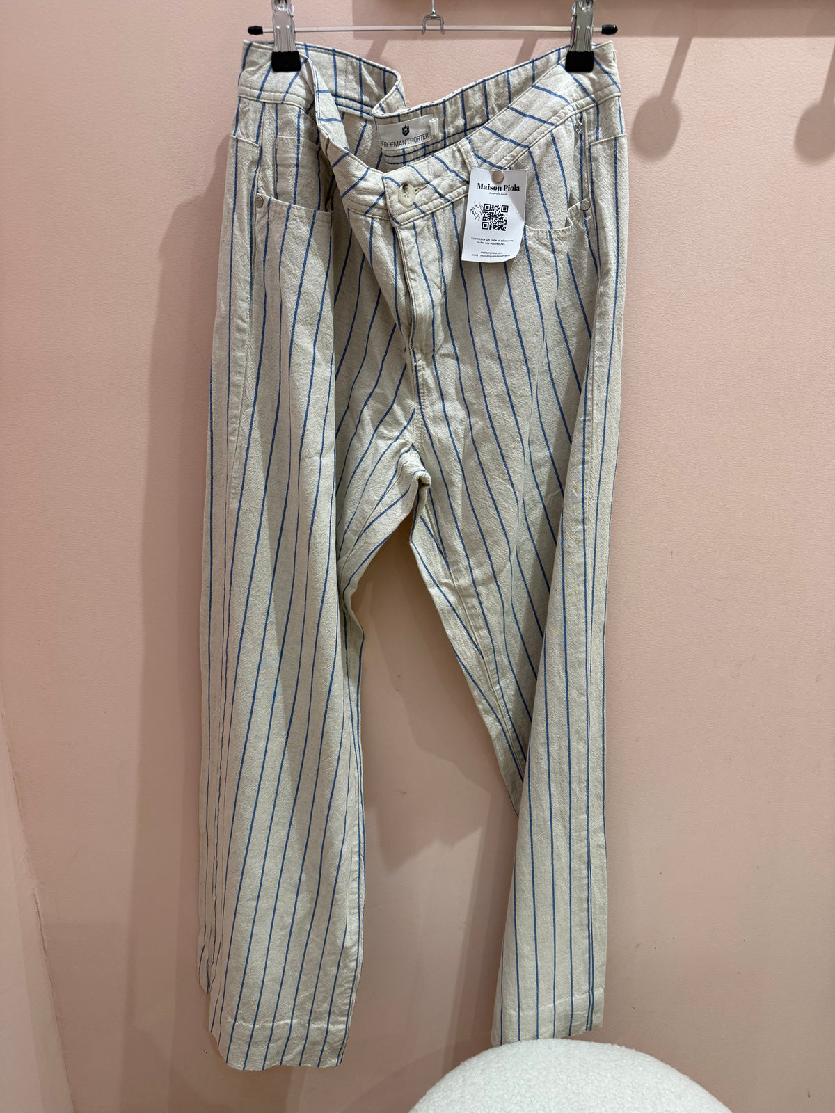 Pantalon Freeman T.42 beige et bleu