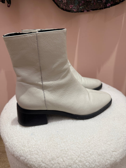 Bottines blanches galeries lafayette T.38