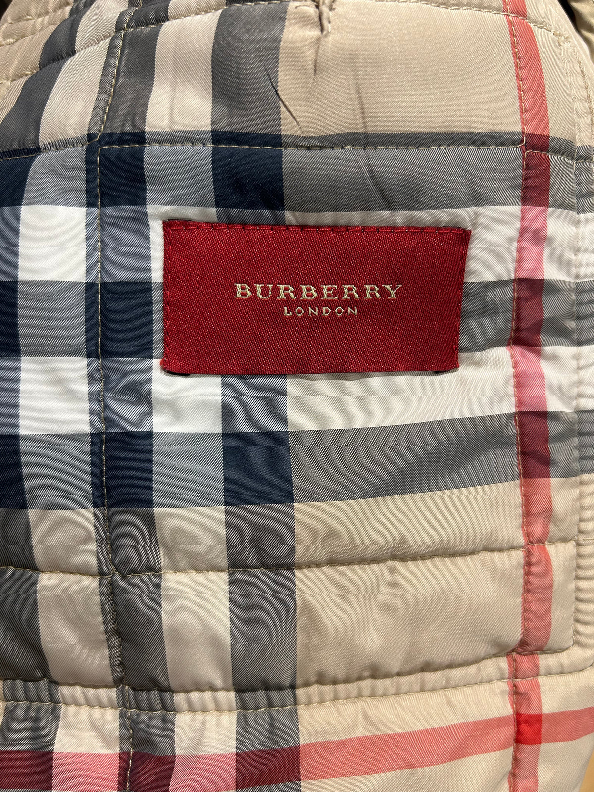 Veste burberry Taille 42