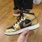 Baskets Nike Air Jordan 1 Mid SE Taille 37.5