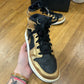 Baskets Nike Air Jordan 1 Mid SE Taille 37.5