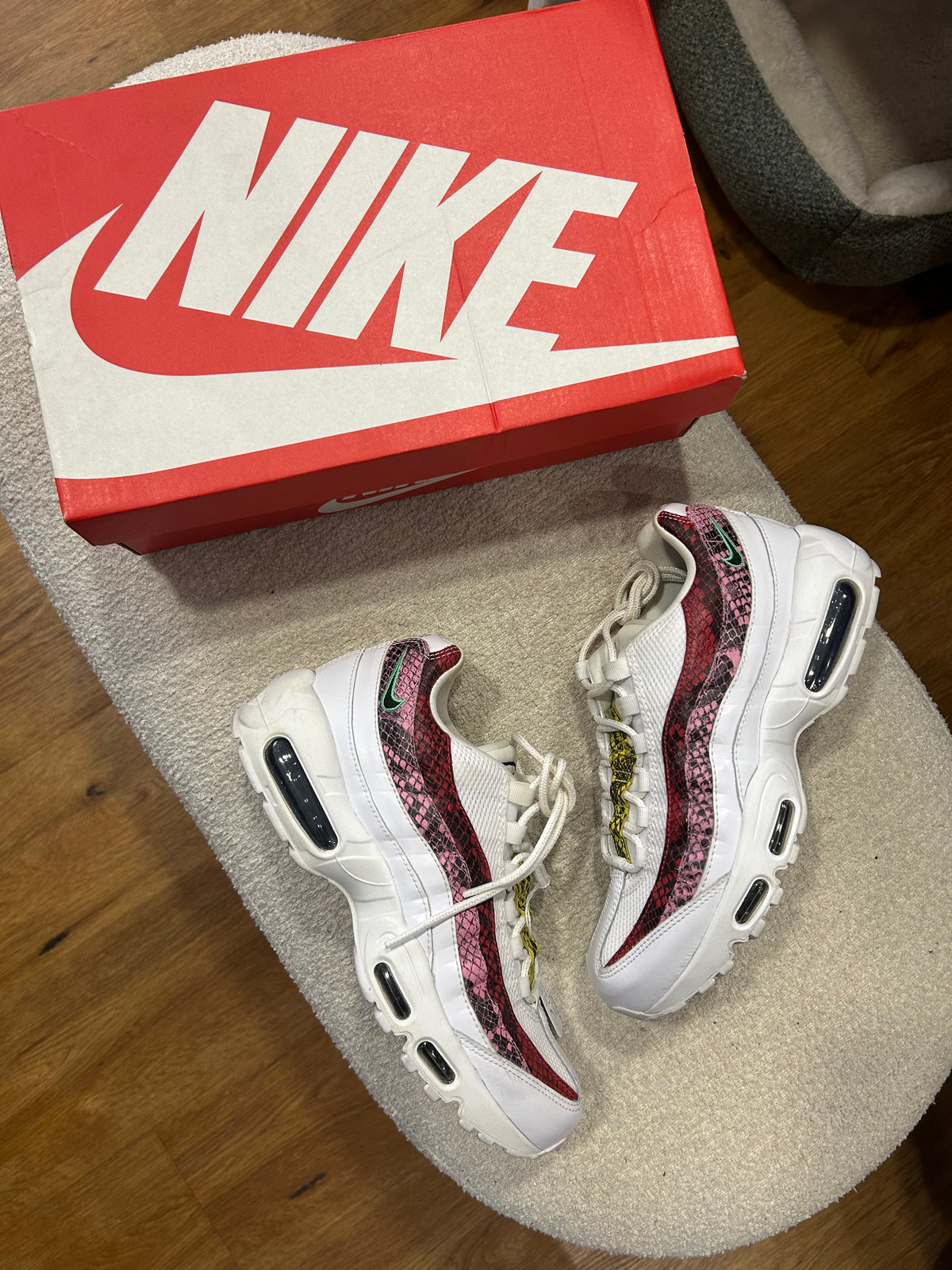 Baskets Nike Air max Taille 40.4