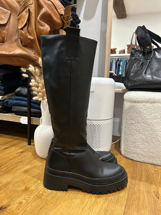 Bottes stradivarius Taille 38