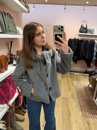 Veste courte Benetton en laine T.L 28/10