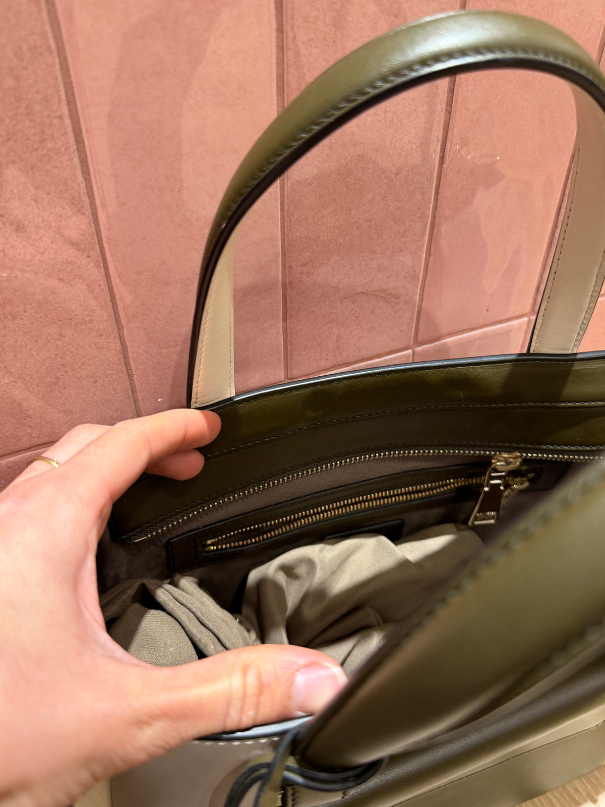 Sac Lancel kaki et blanc — pochon 29/10