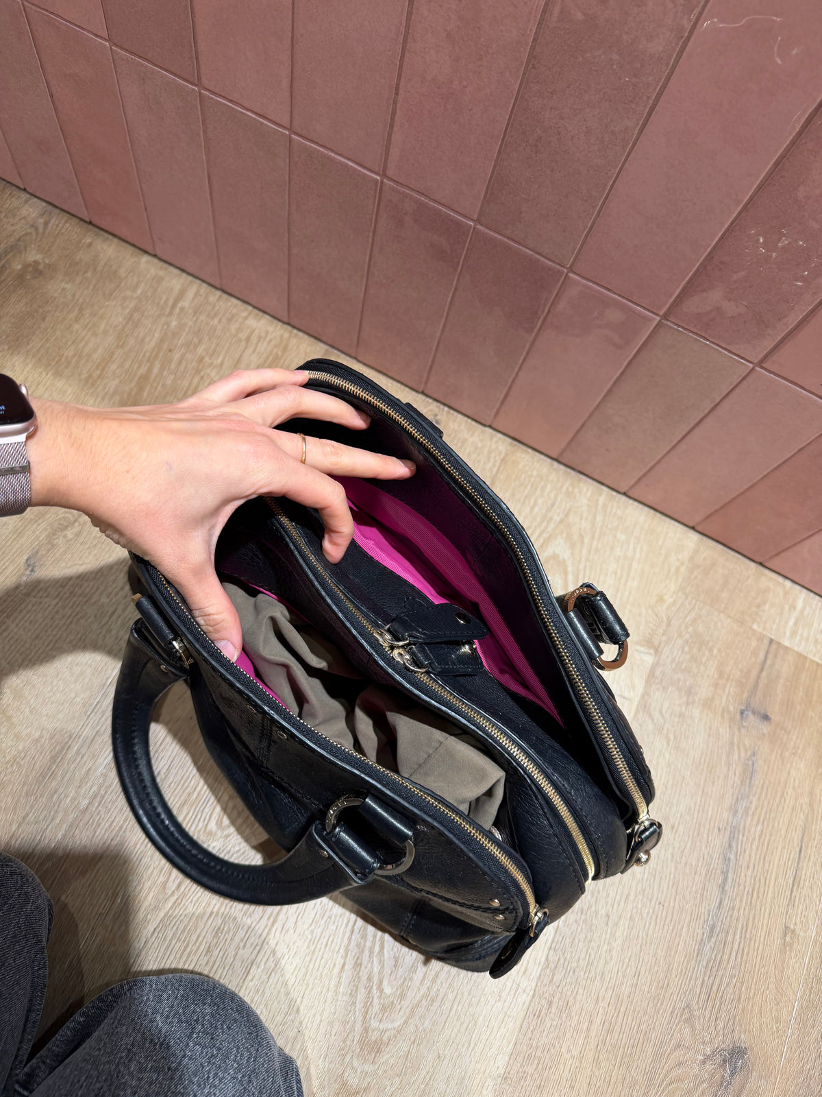 Grand sac cabas en cuir Lancel noir, poche multiples 29/10