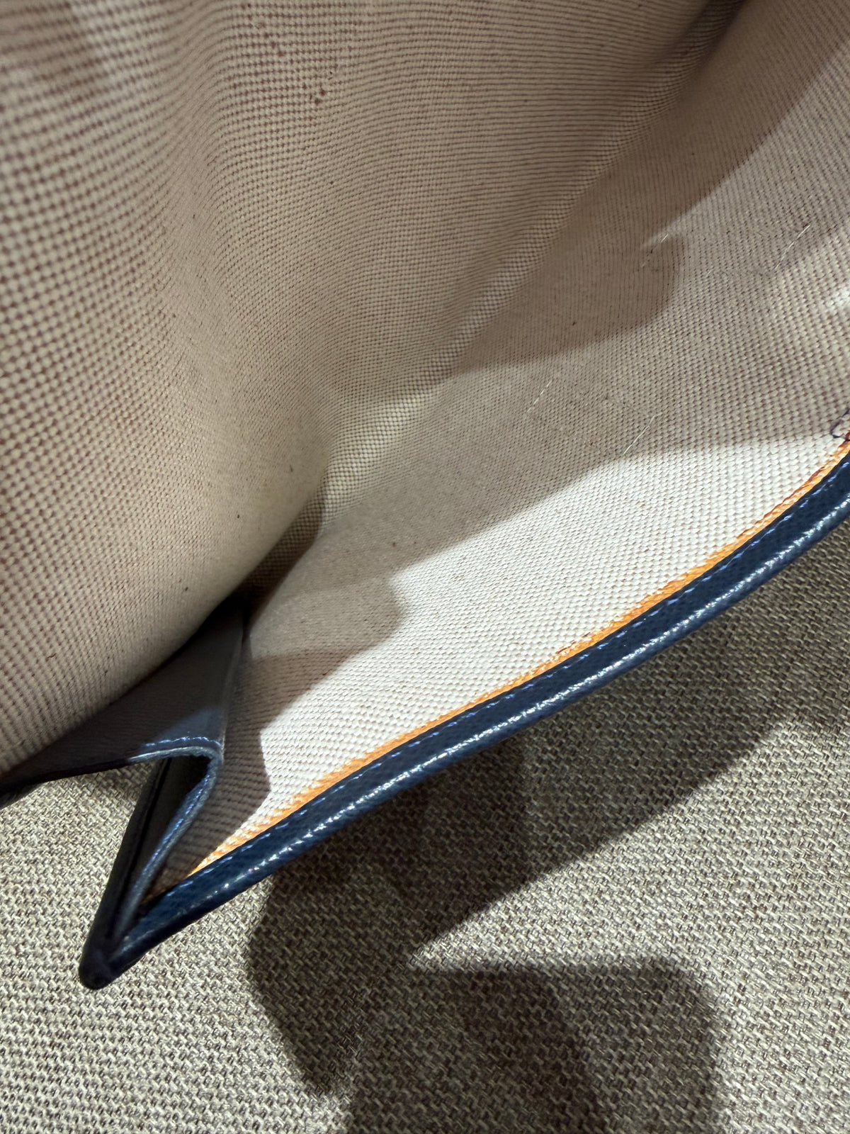 Pochette en cuir bleu nuit juge Hermès - pochon fourni 29/10