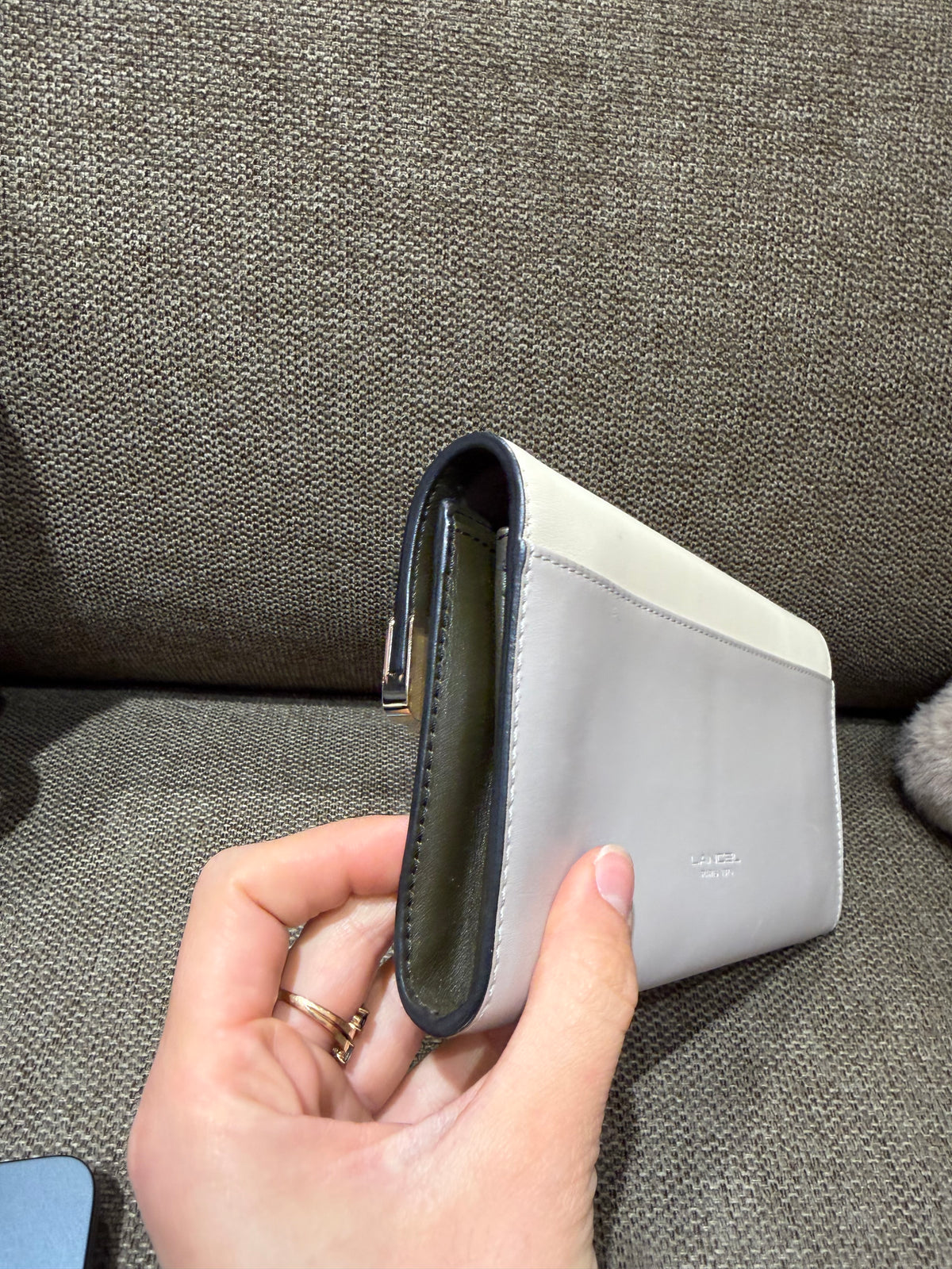 Portefeuille Lancel beige et kaki — pochon 29/10